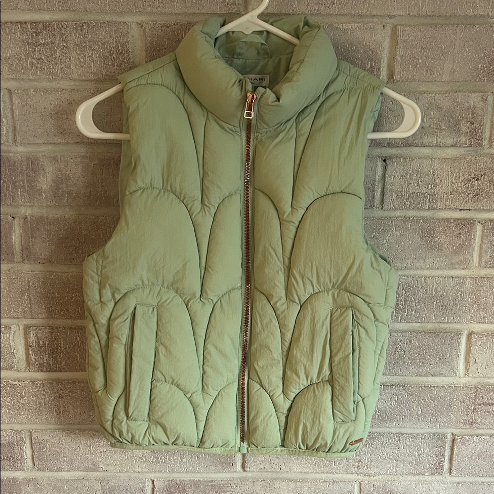 Girl’s Tahari Light Green vest